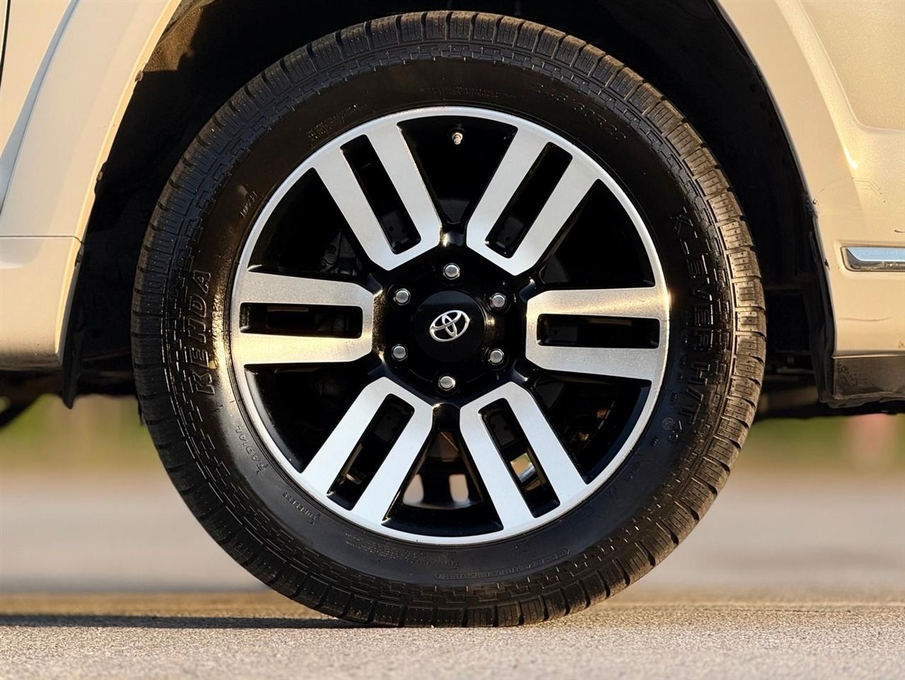 Toyota 4Runner  2014