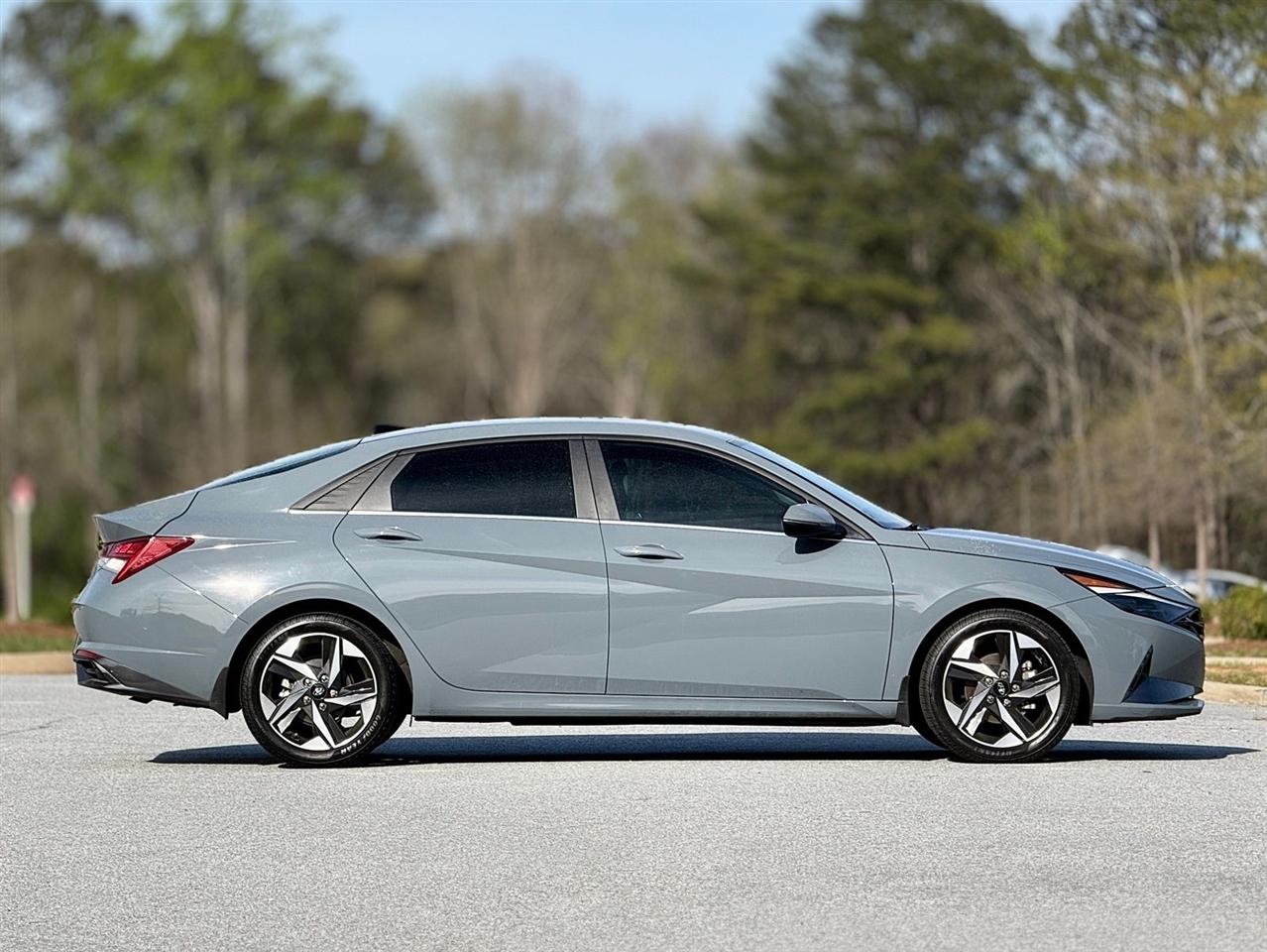 Hyundai Elantra  2023