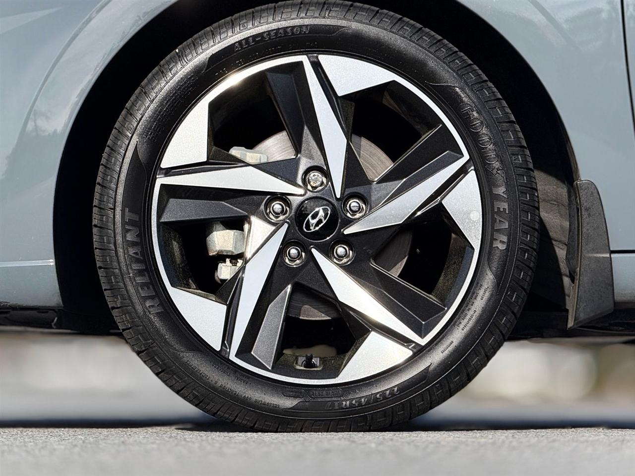 Hyundai Elantra  2023