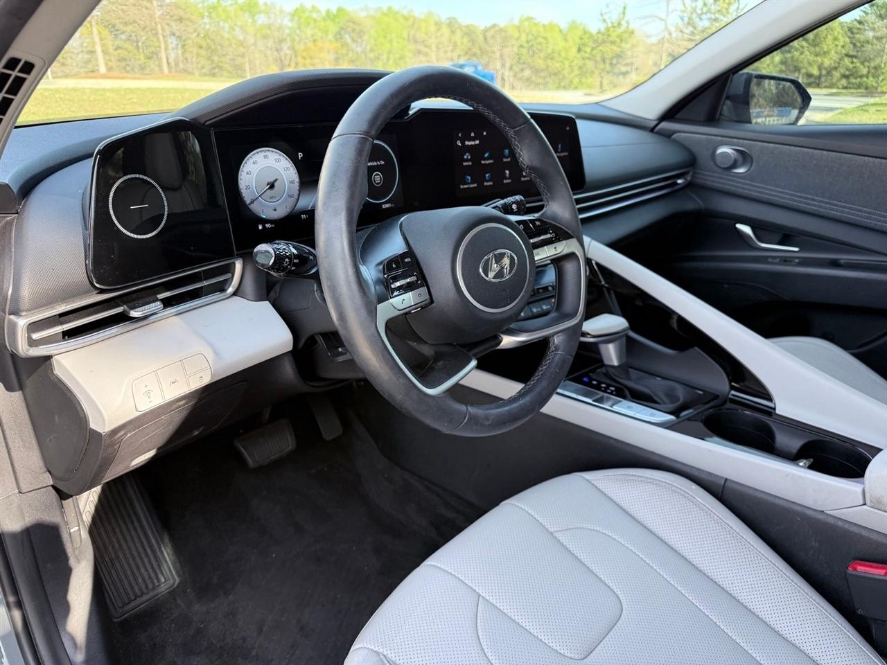 Hyundai Elantra  2023