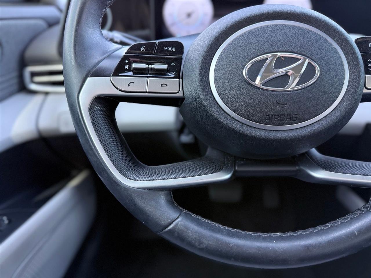 Hyundai Elantra  2023