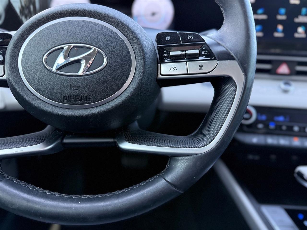 Hyundai Elantra  2023