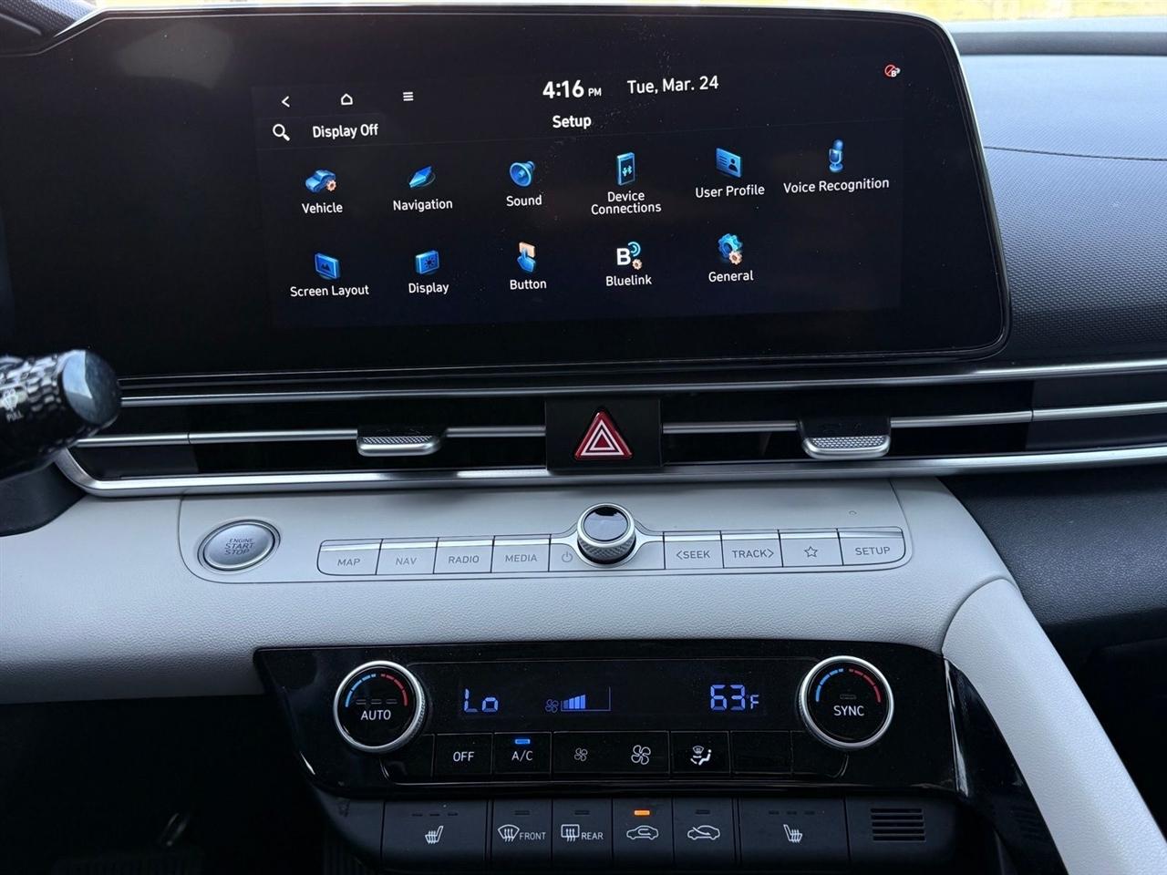 Hyundai Elantra  2023