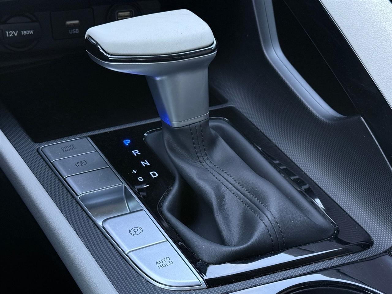 Hyundai Elantra  2023