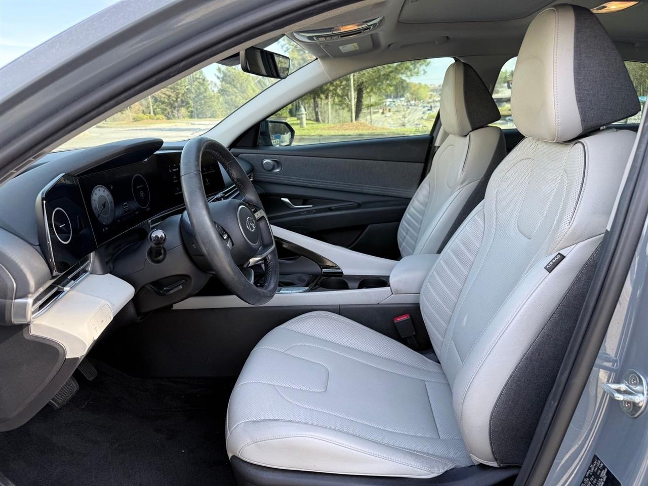 Hyundai Elantra  2023