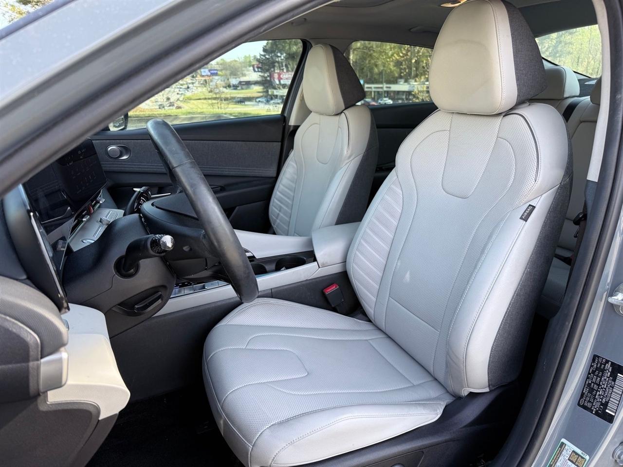 Hyundai Elantra  2023