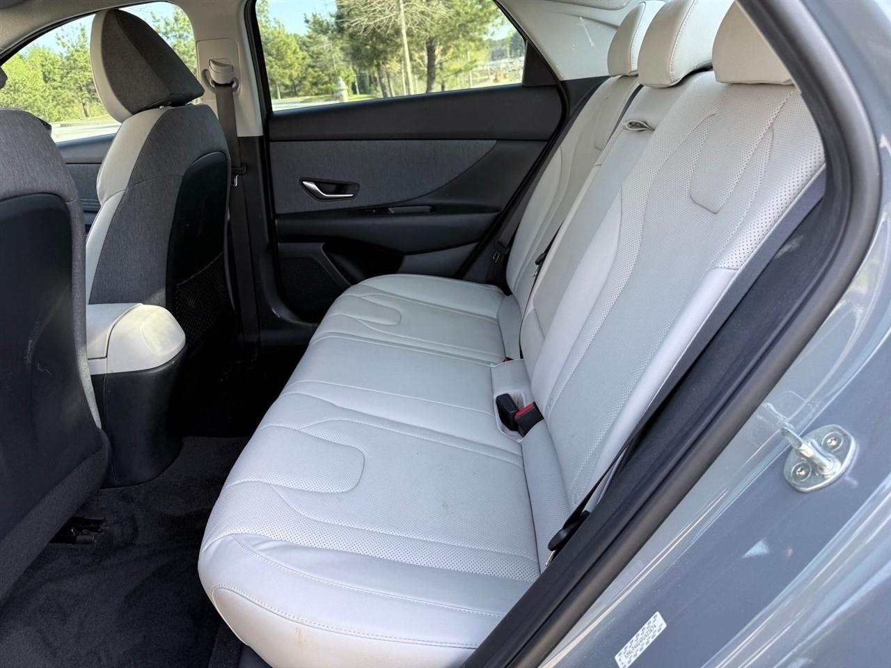 Hyundai Elantra  2023