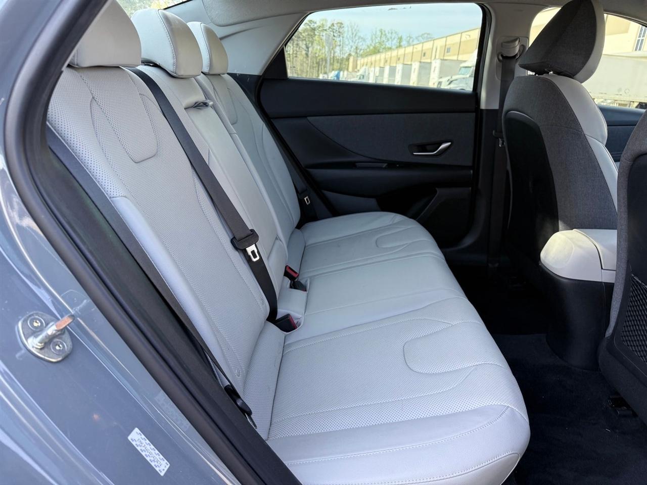 Hyundai Elantra  2023