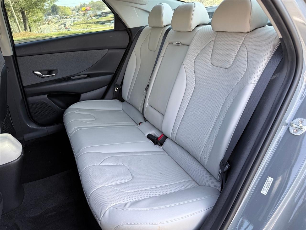 Hyundai Elantra  2023