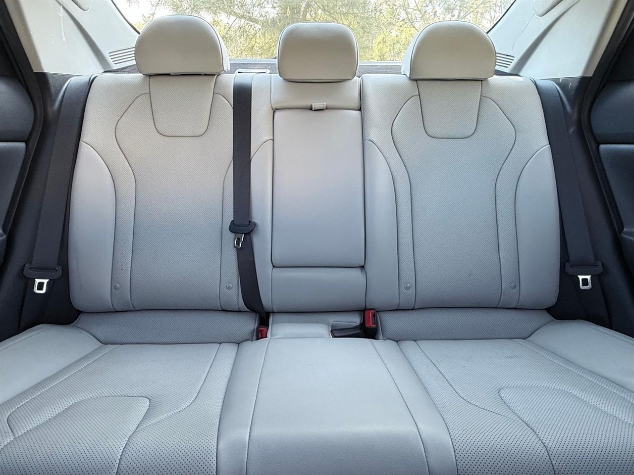 Hyundai Elantra  2023