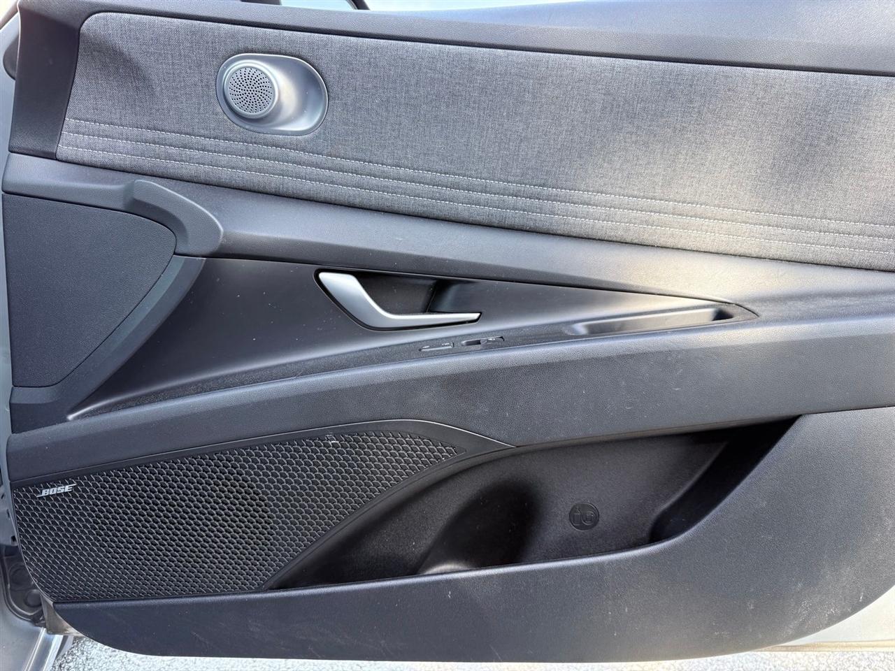 Hyundai Elantra  2023