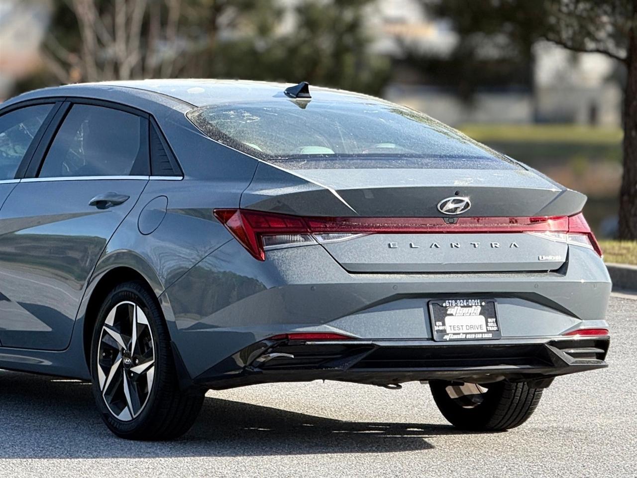 Hyundai Elantra  2023