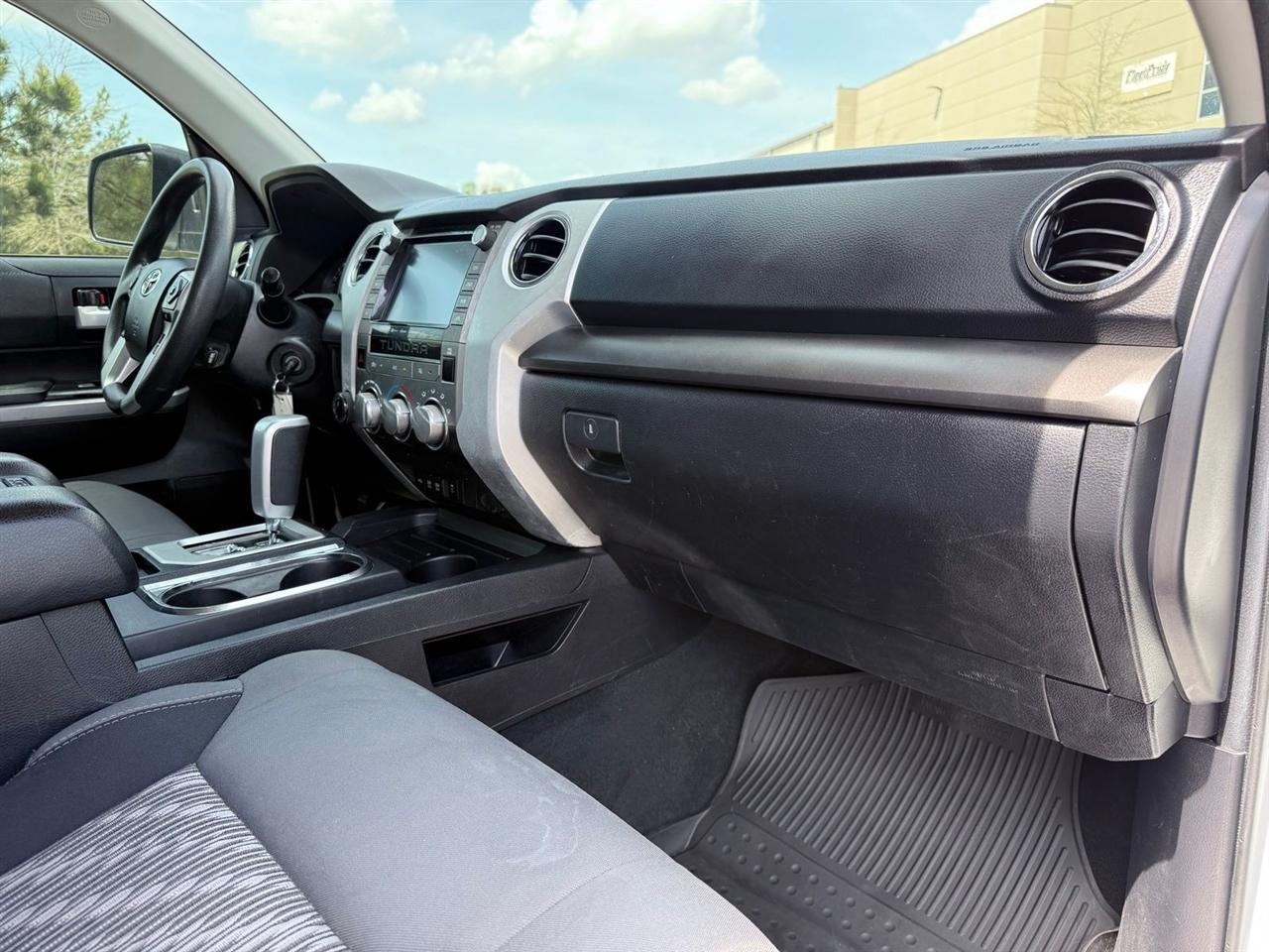 Toyota Tundra 4WD  2021