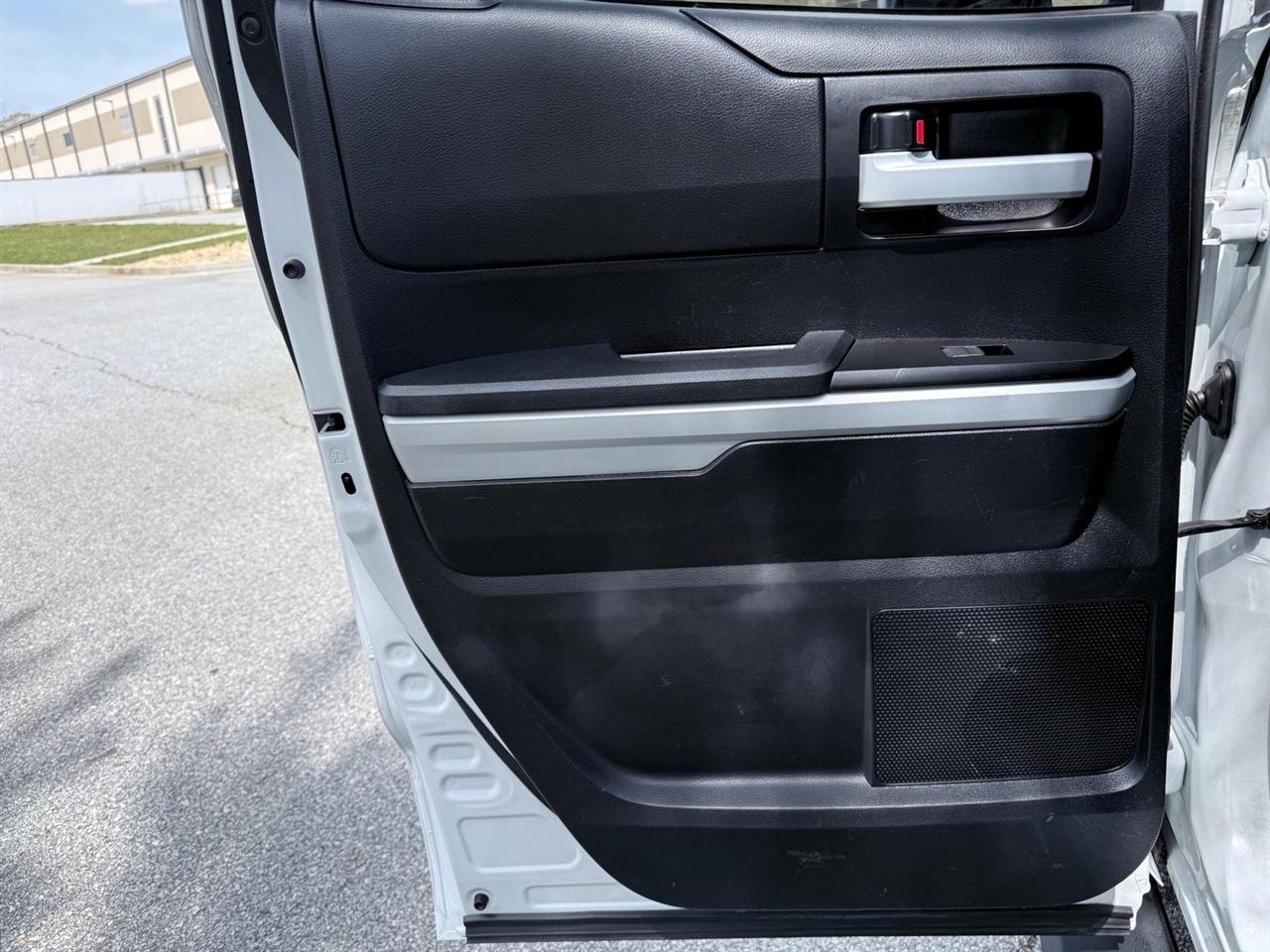 Toyota Tundra 4WD  2021