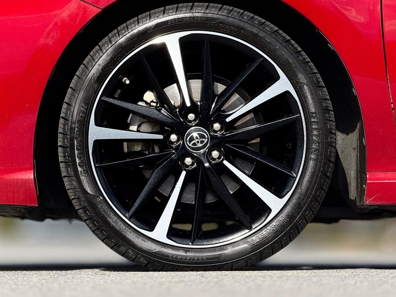 Toyota Camry  2019