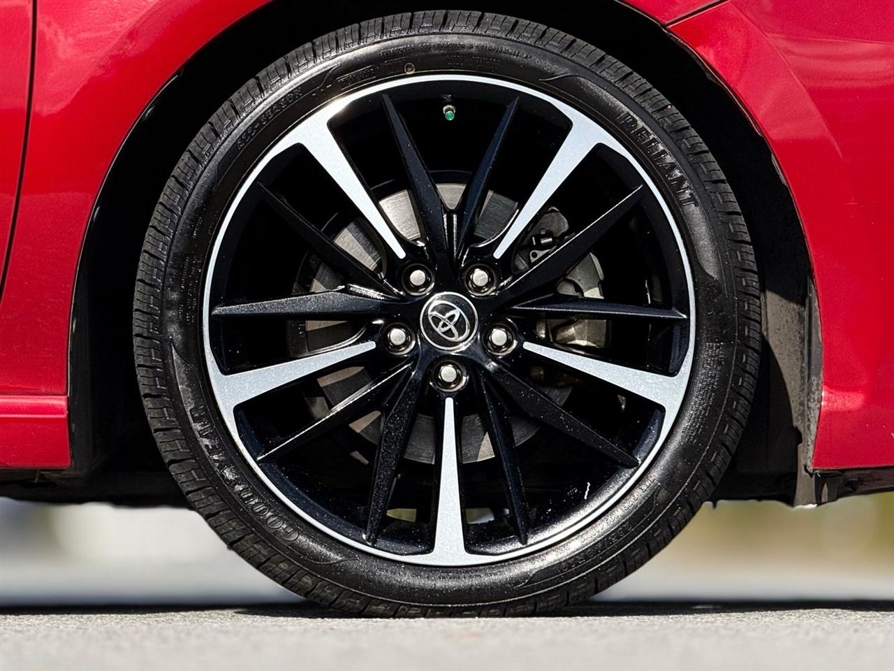 Toyota Camry  2019