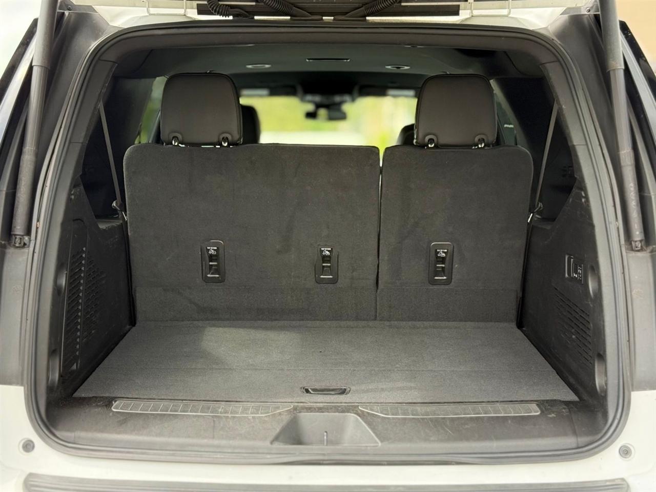 Chevrolet Suburban  2023