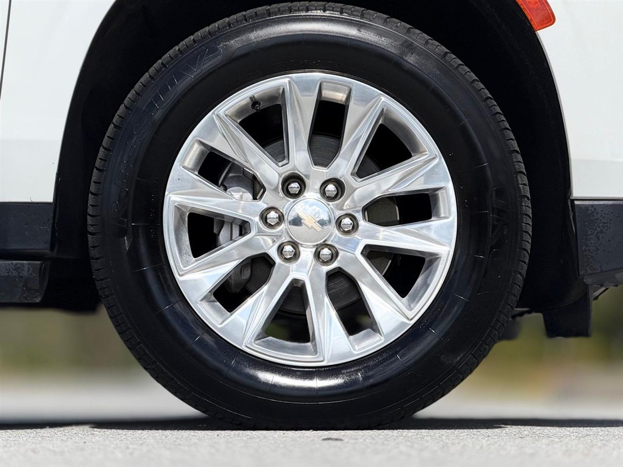 Chevrolet Suburban  2023