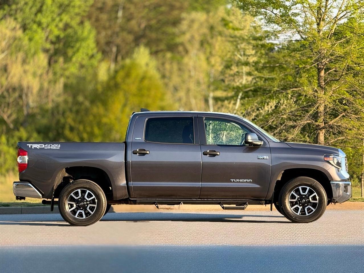 Toyota Tundra 4WD  2020