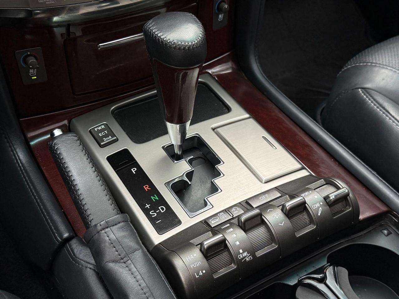 Lexus LX 570  2015