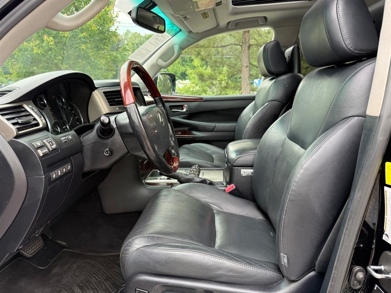 Lexus LX 570  2015