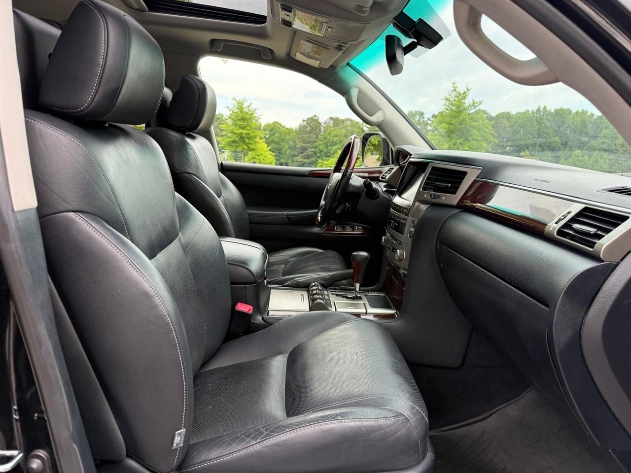 Lexus LX 570  2015