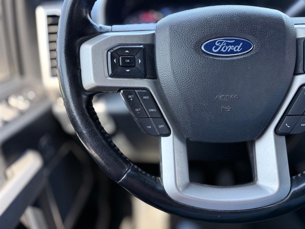 Ford Super Duty F-350 SRW  2022