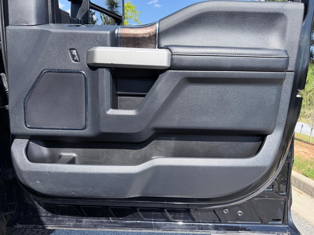 Ford Super Duty F-350 SRW  2022