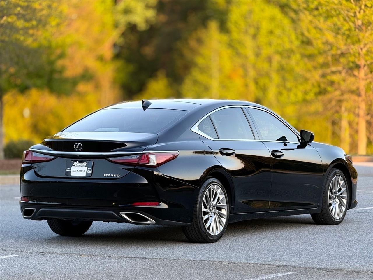 Lexus ES  2020