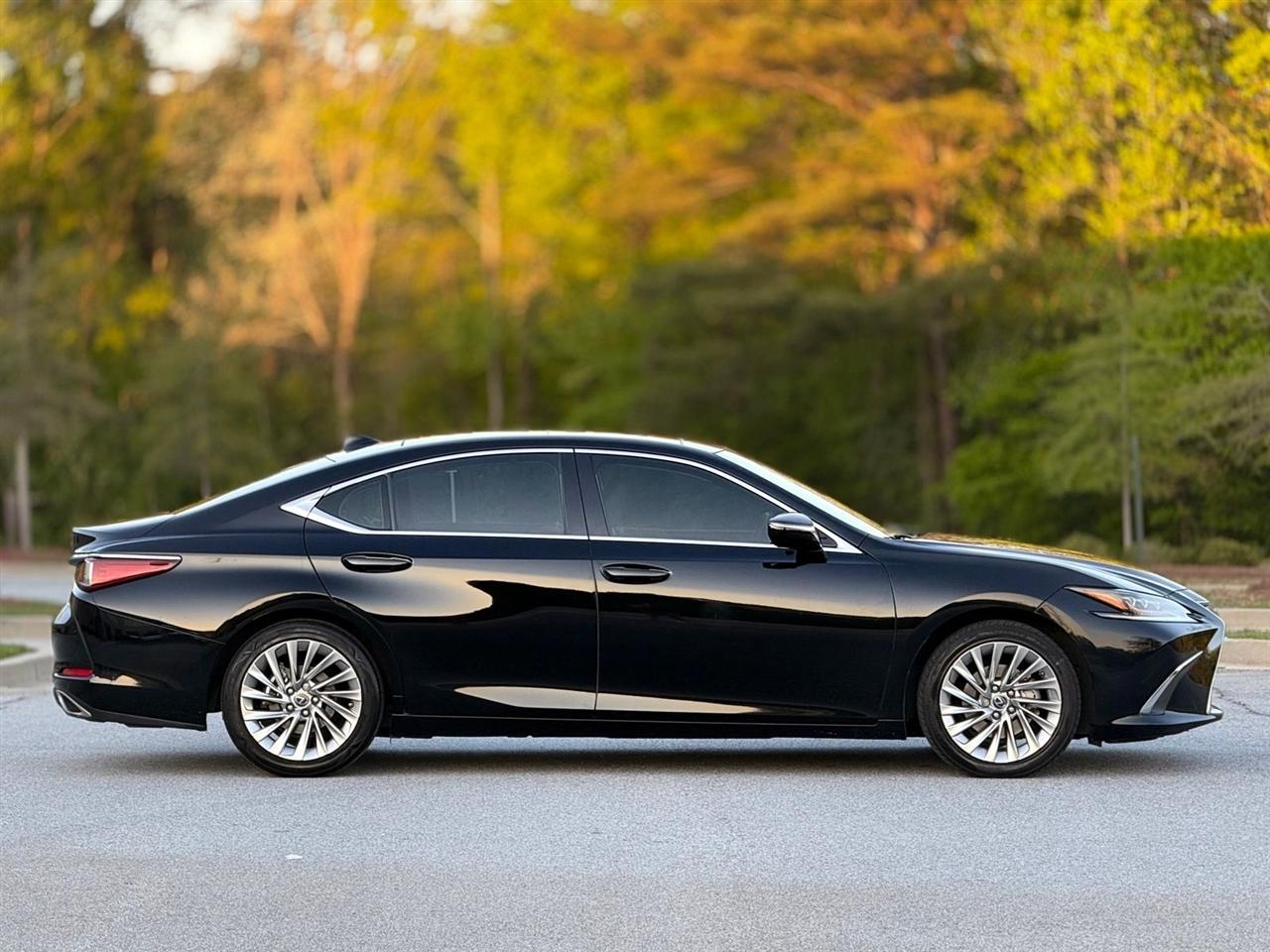 Lexus ES  2020
