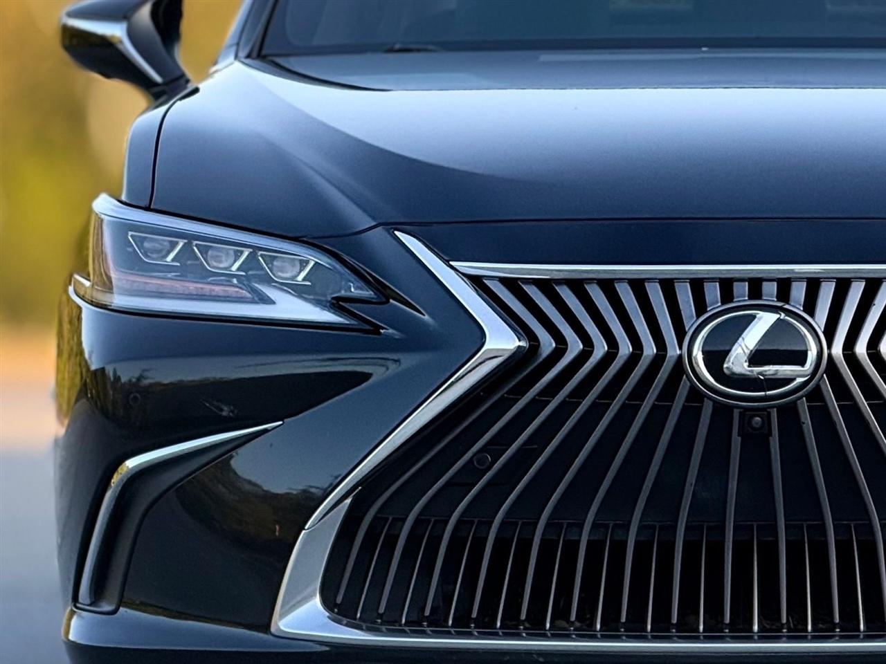 Lexus ES  2020