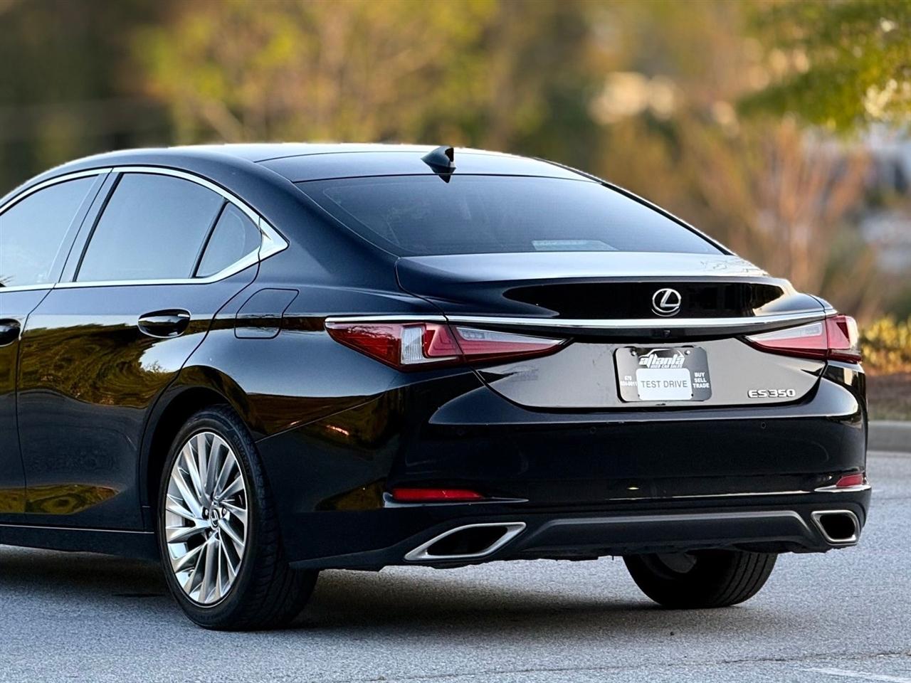 Lexus ES  2020