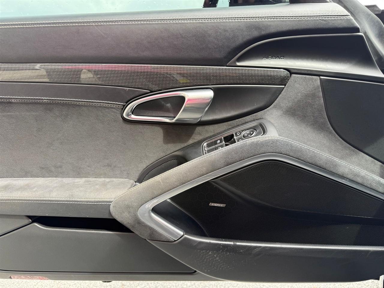 Porsche Cayman  2016