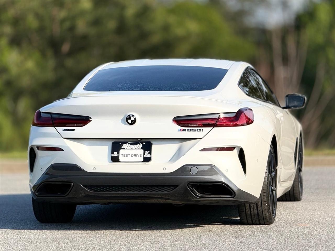 BMW 8 Series  2021