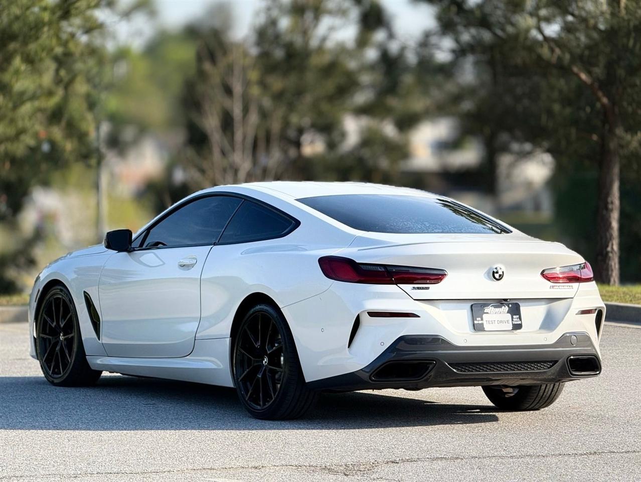 BMW 8 Series  2021