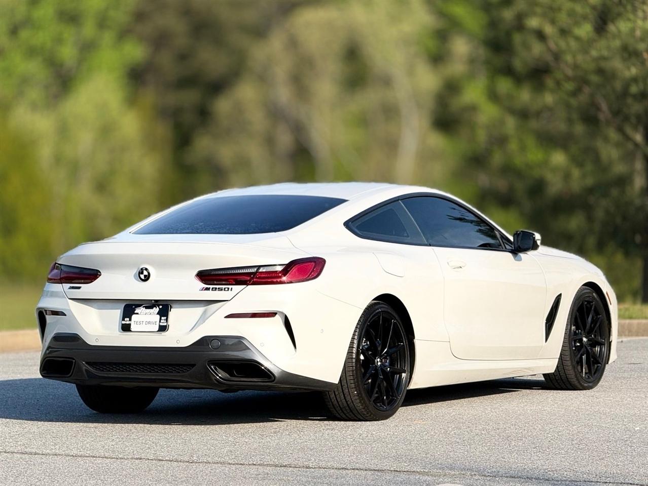 BMW 8 Series  2021