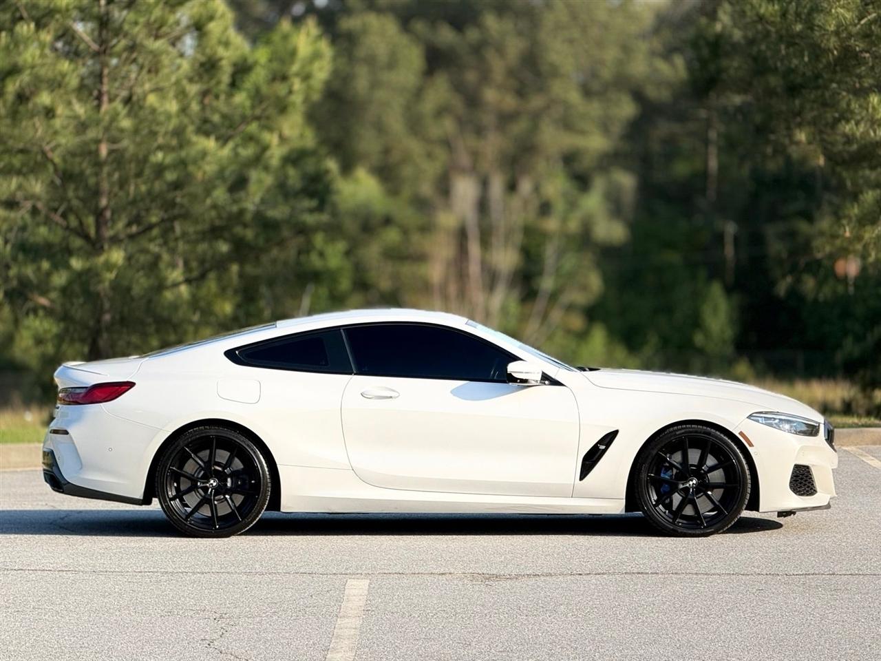 BMW 8 Series  2021