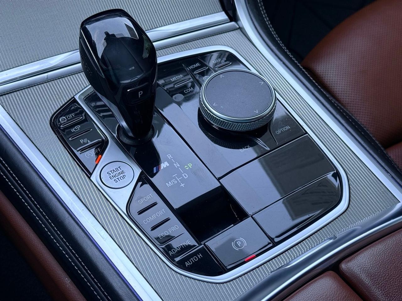 BMW 8 Series  2021