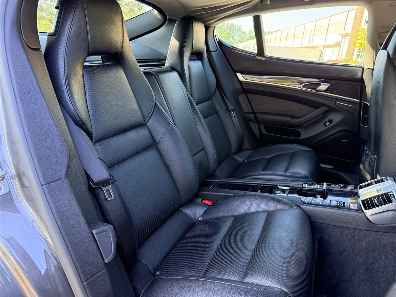 Porsche Panamera  2015