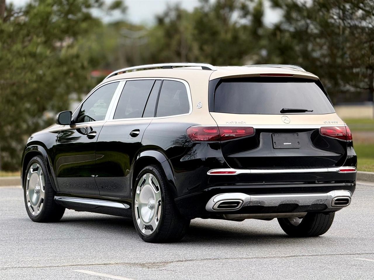 Mercedes-Benz GLS  2024