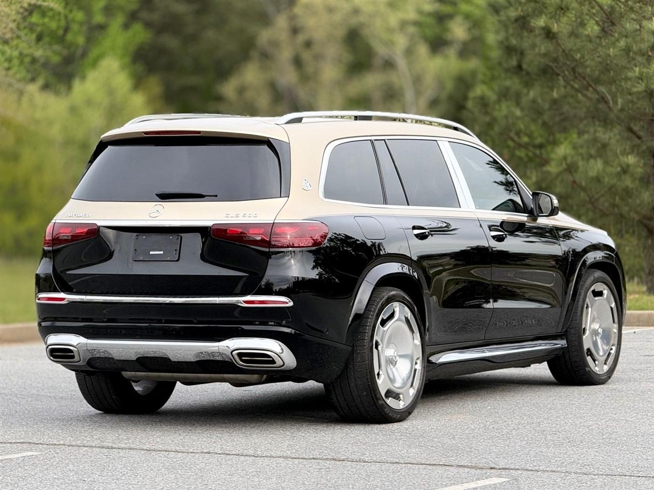 Mercedes-Benz GLS  2024