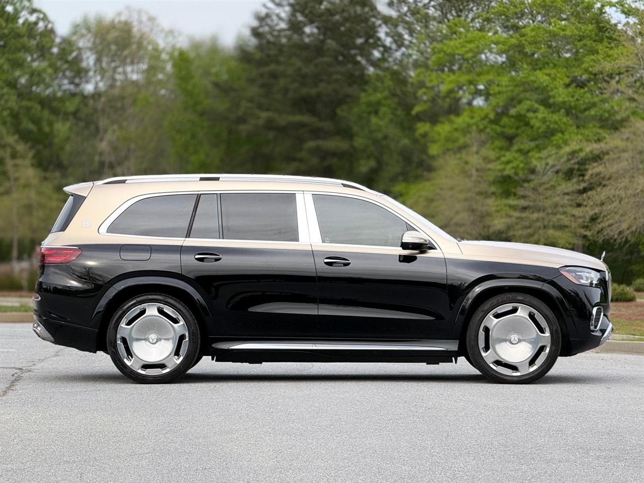 Mercedes-Benz GLS  2024