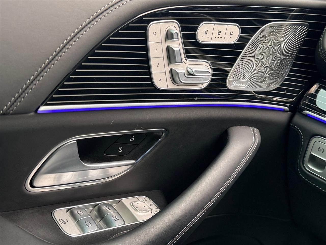 Mercedes-Benz GLS  2024