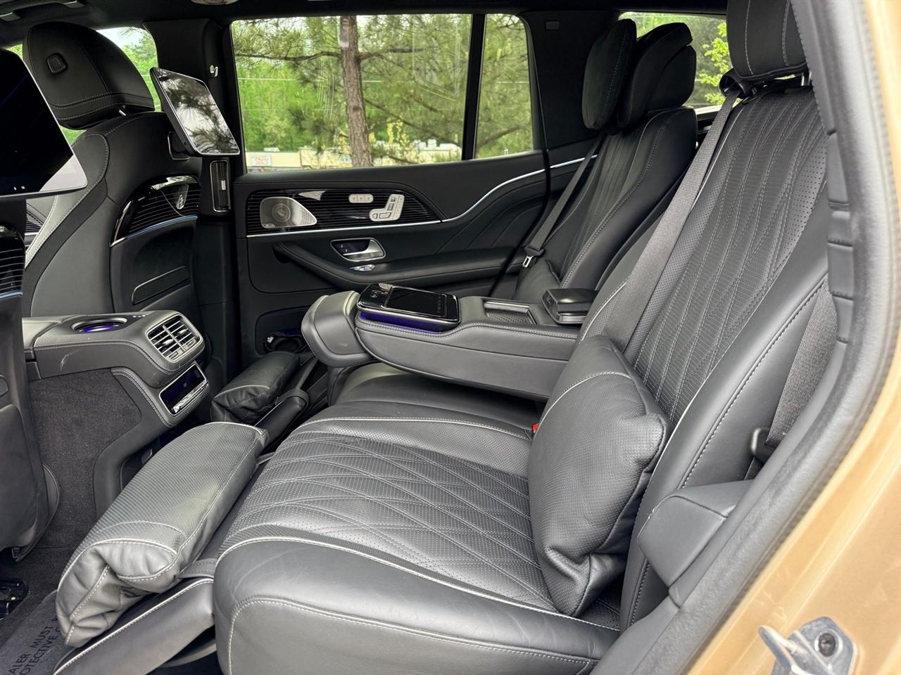 Mercedes-Benz GLS  2024