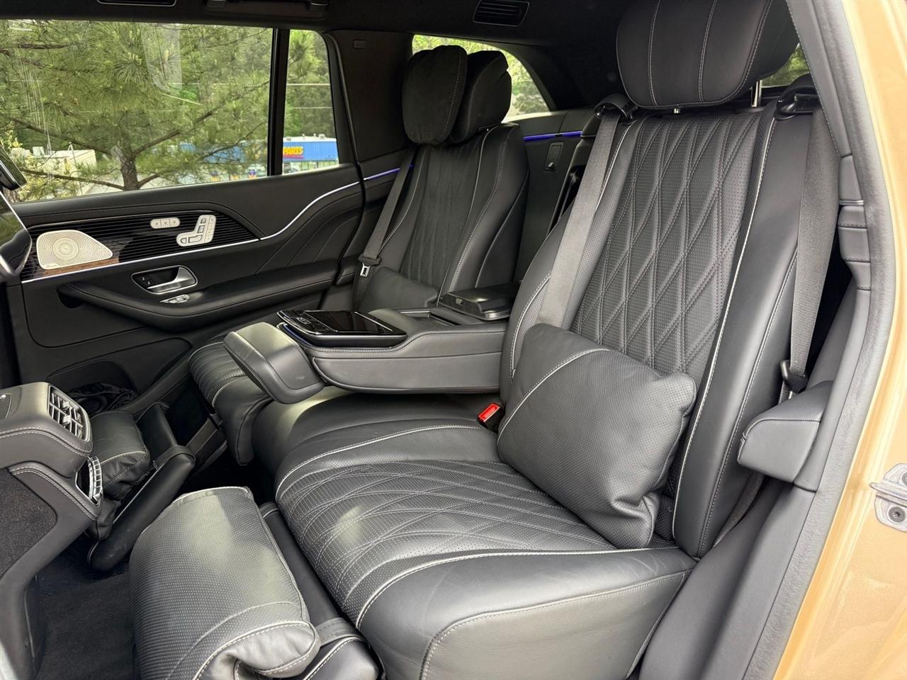 Mercedes-Benz GLS  2024