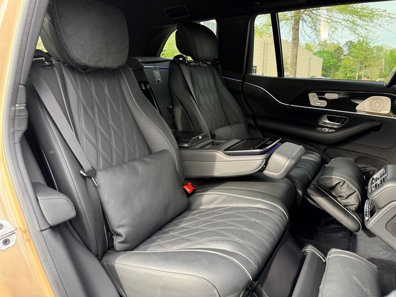 Mercedes-Benz GLS  2024