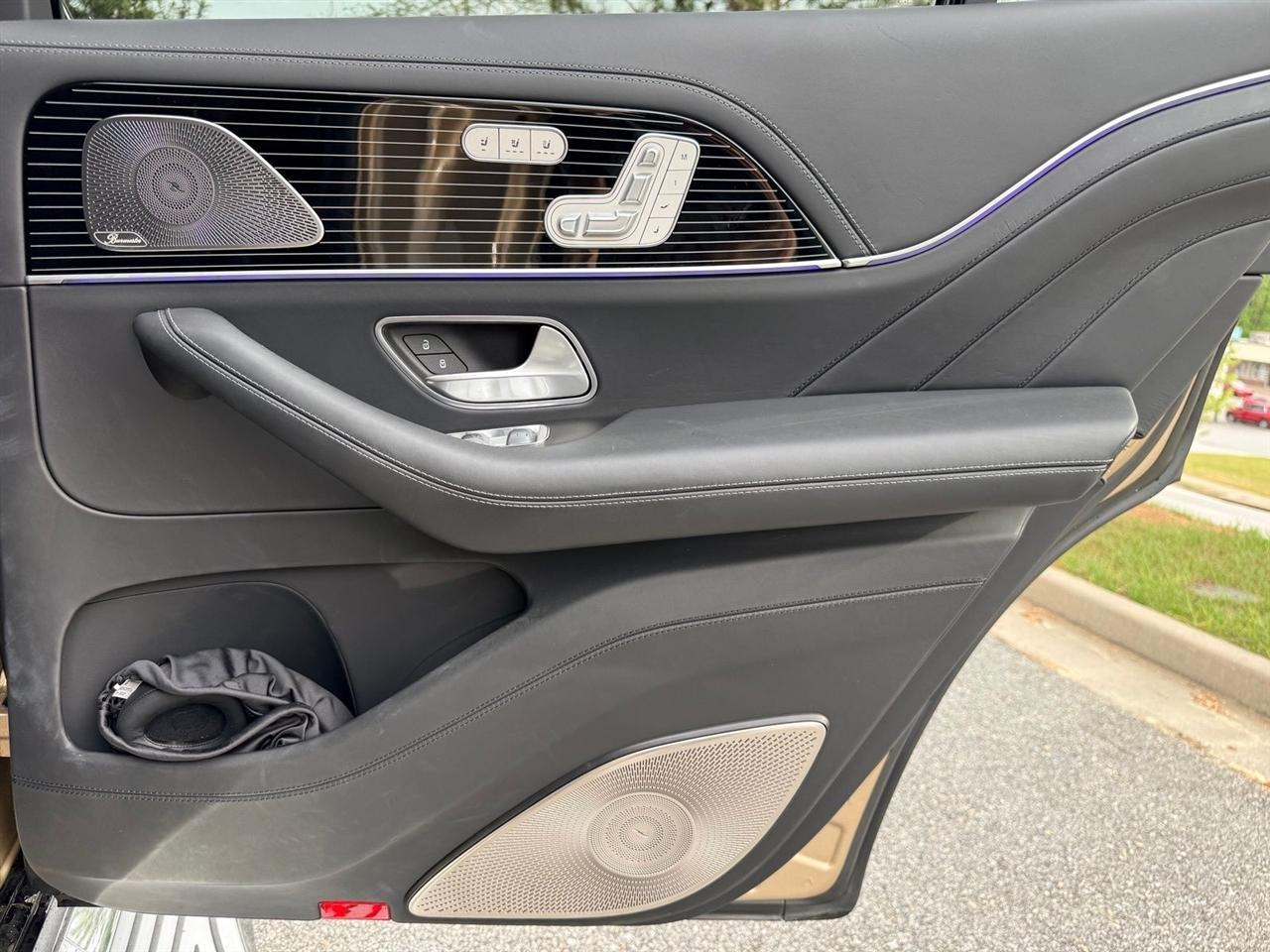 Mercedes-Benz GLS  2024