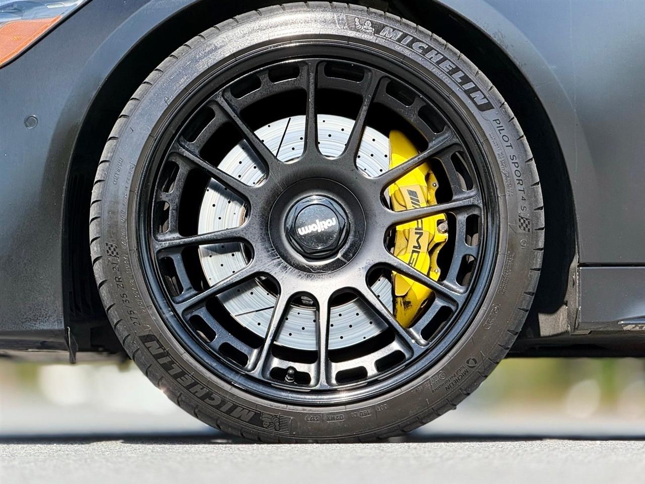 Mercedes-Benz AMG GT  2019