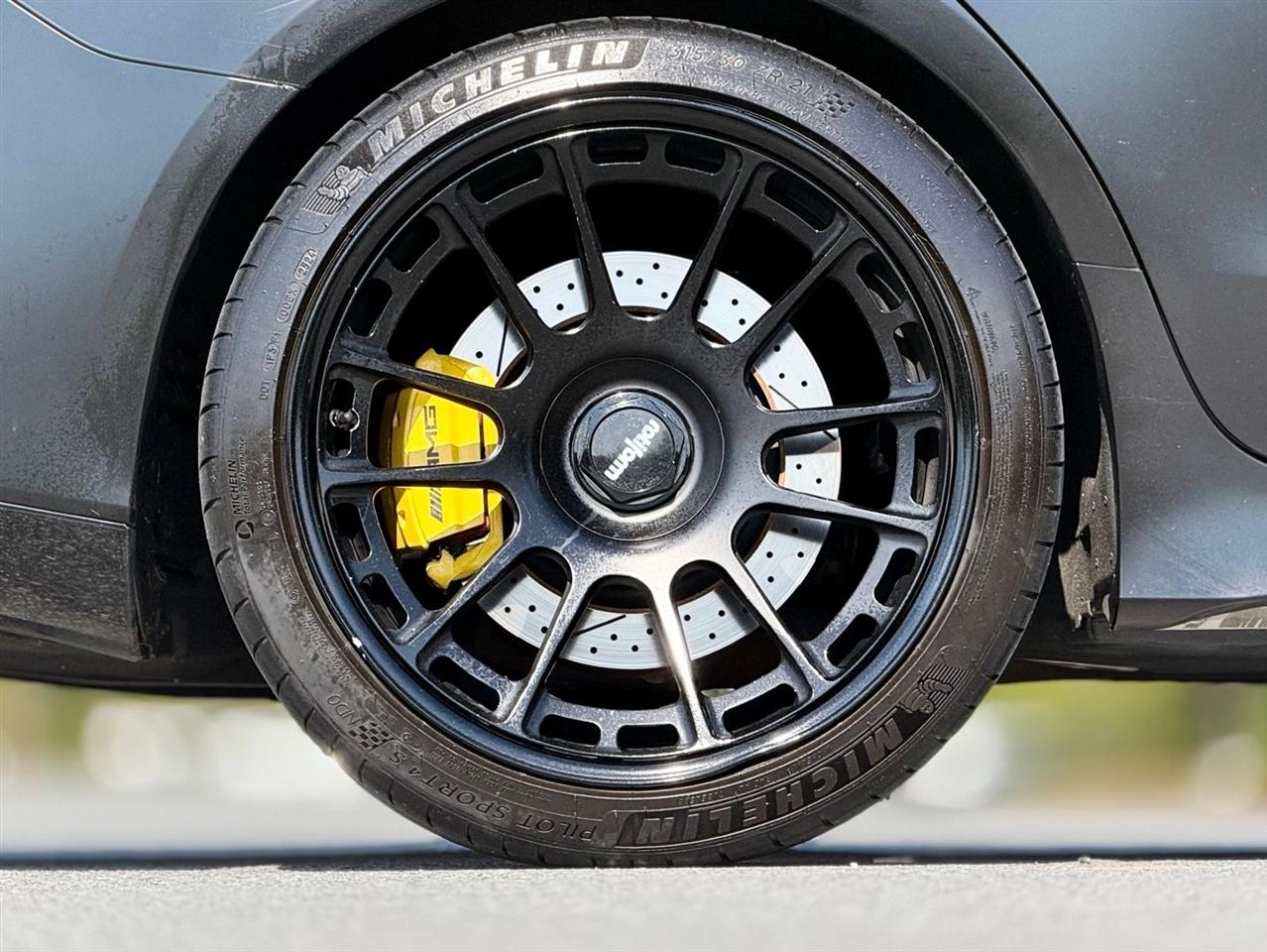 Mercedes-Benz AMG GT  2019