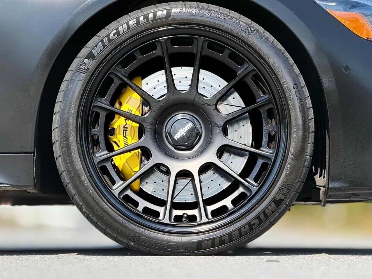 Mercedes-Benz AMG GT  2019